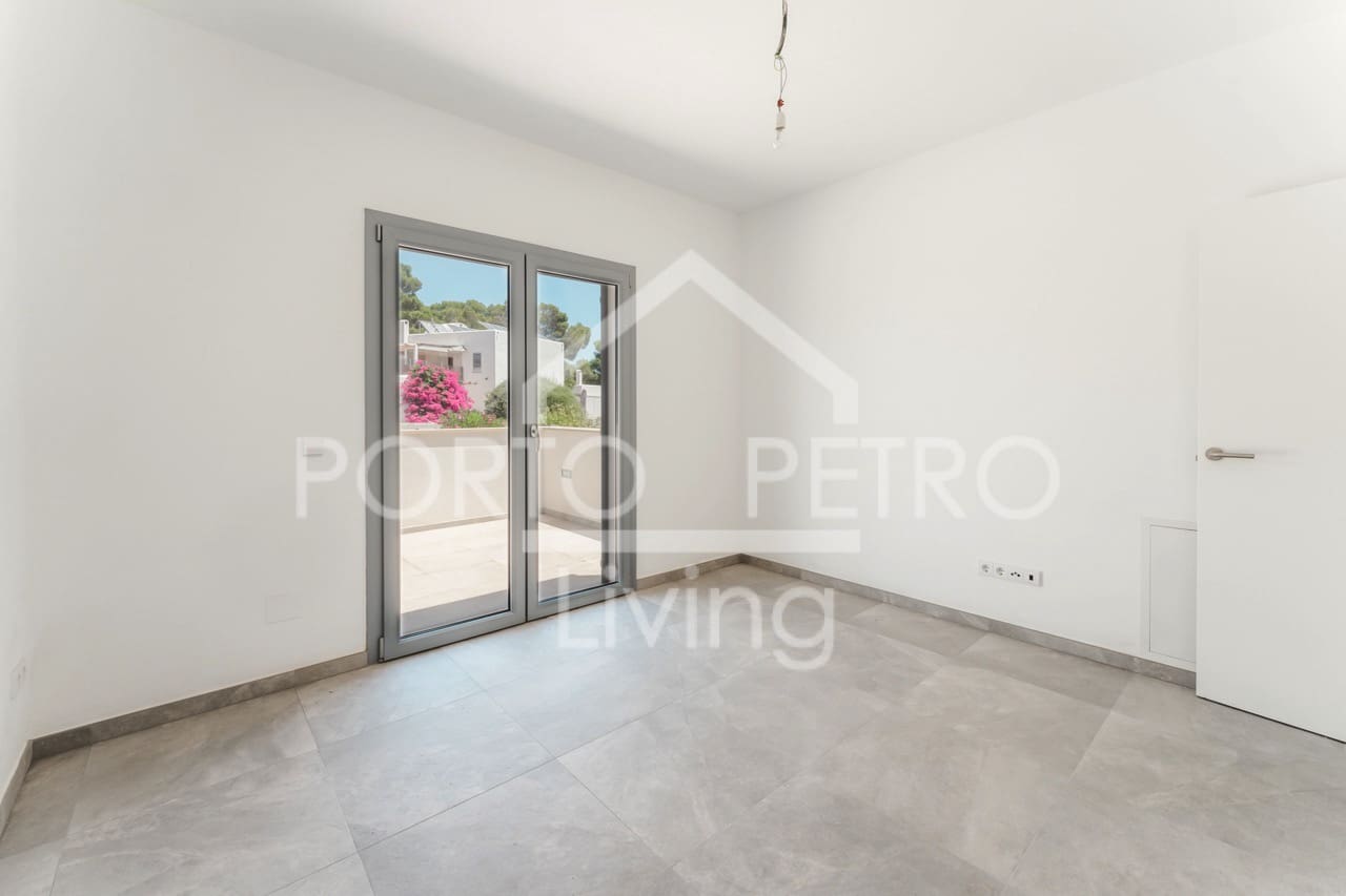 4 soverom Villa til salgs i Porto Petro med svømmebasseng garasje - € 1 400 000 (Ref: 9858389)