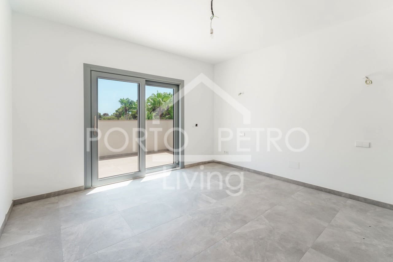 4 soverom Villa til salgs i Porto Petro med svømmebasseng garasje - € 1 400 000 (Ref: 9858389)