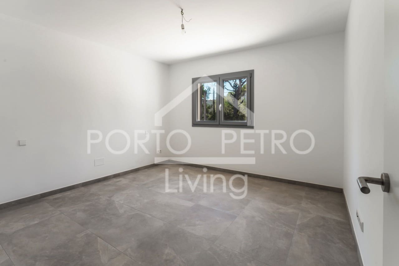 4 soverom Villa til salgs i Porto Petro med svømmebasseng garasje - € 1 400 000 (Ref: 9858389)