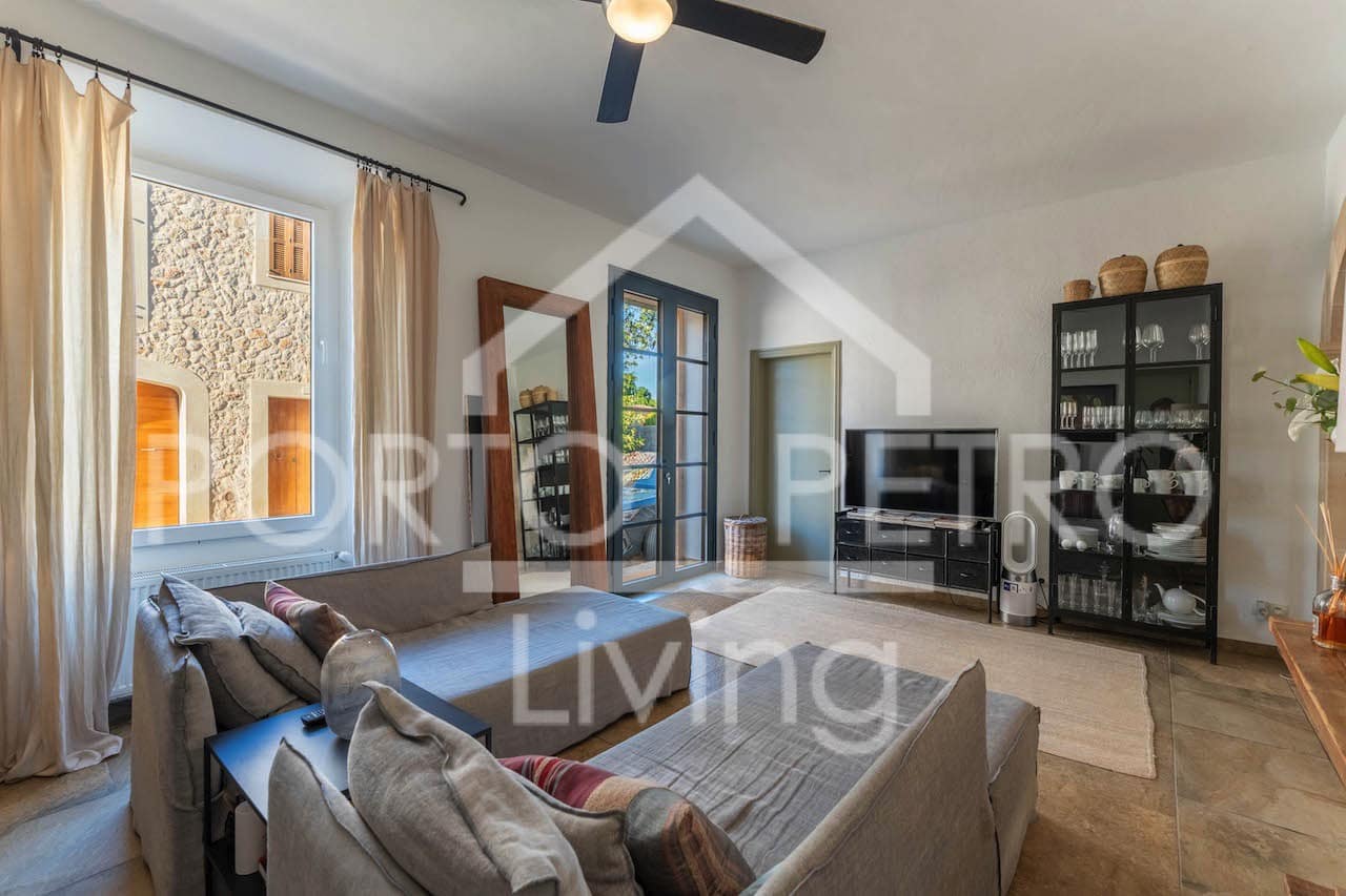 5 sypialnia Dom na sprzedaż w Santanyi z basenem garażem - 1 880 000 € (Ref: 9858413)