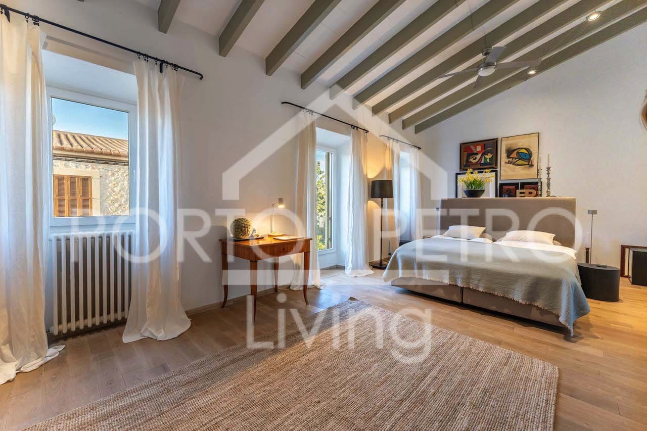 5 sypialnia Dom na sprzedaż w Santanyi z basenem garażem - 1 880 000 € (Ref: 9858413)