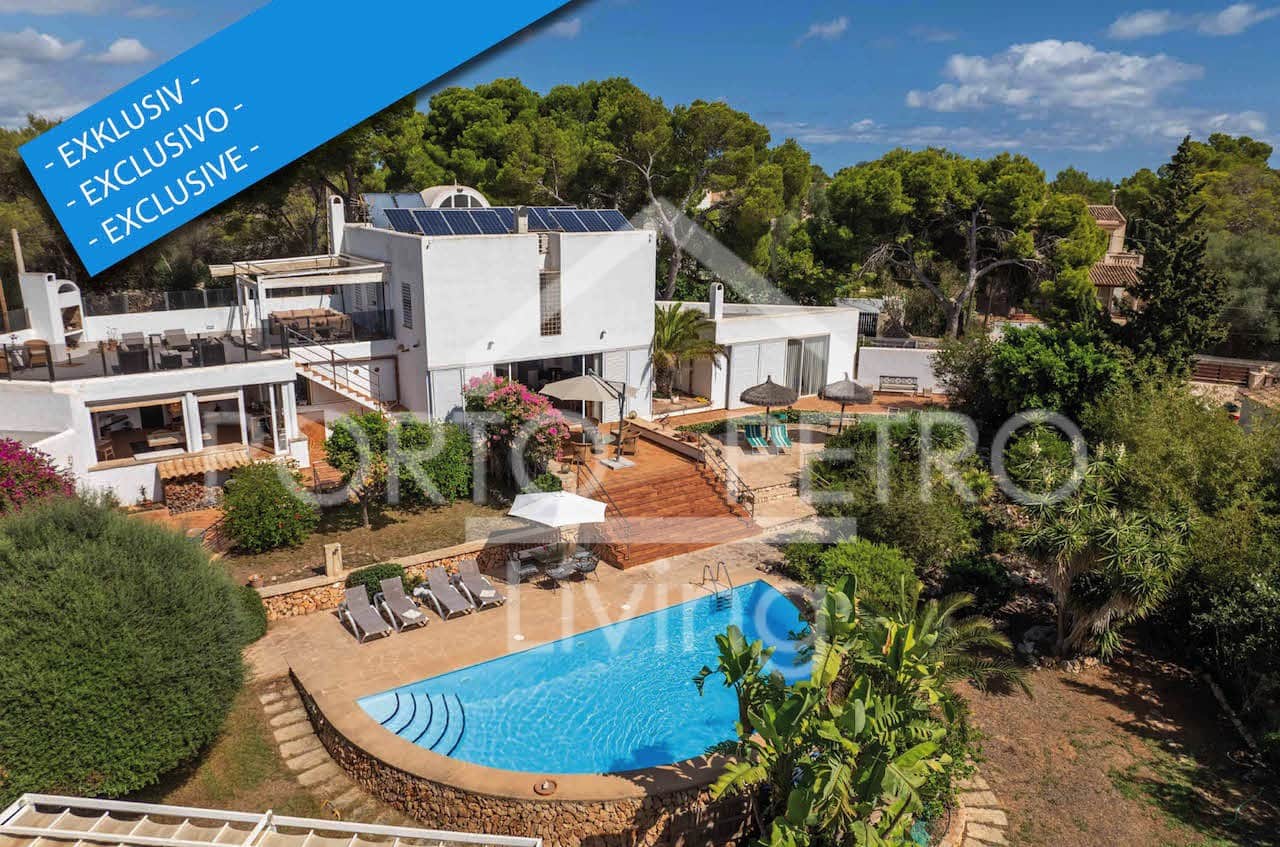6 bedroom Villa for sale in Porto Petro with pool garage - € 2,300,000 (Ref: 9858436)