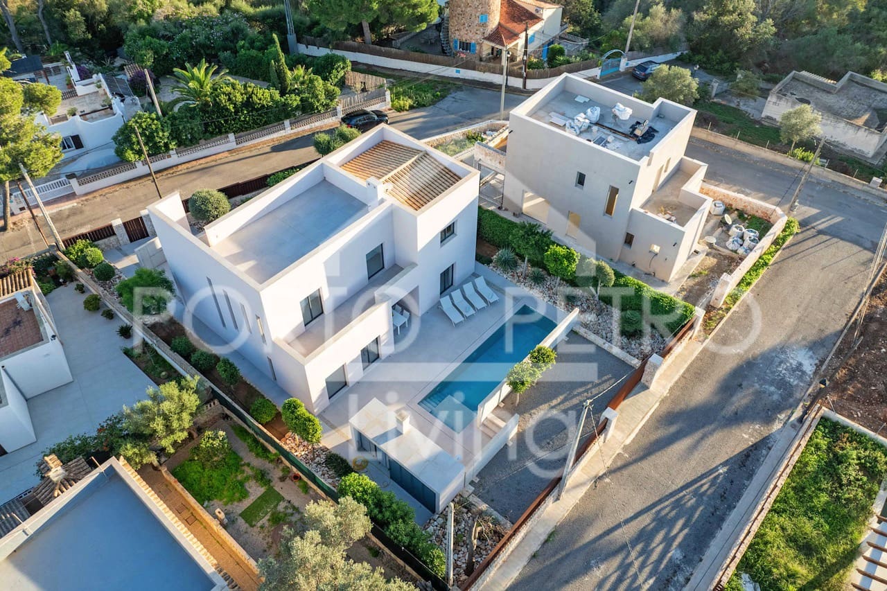 4 bedroom Villa for sale in Cala Santanyi with pool garage - € 2,100,000 (Ref: 9860337)