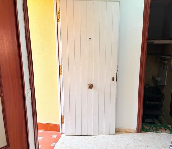 4 bedroom Terraced Villa for sale in San Roque with garage - € 250,000 (Ref: 10004253)