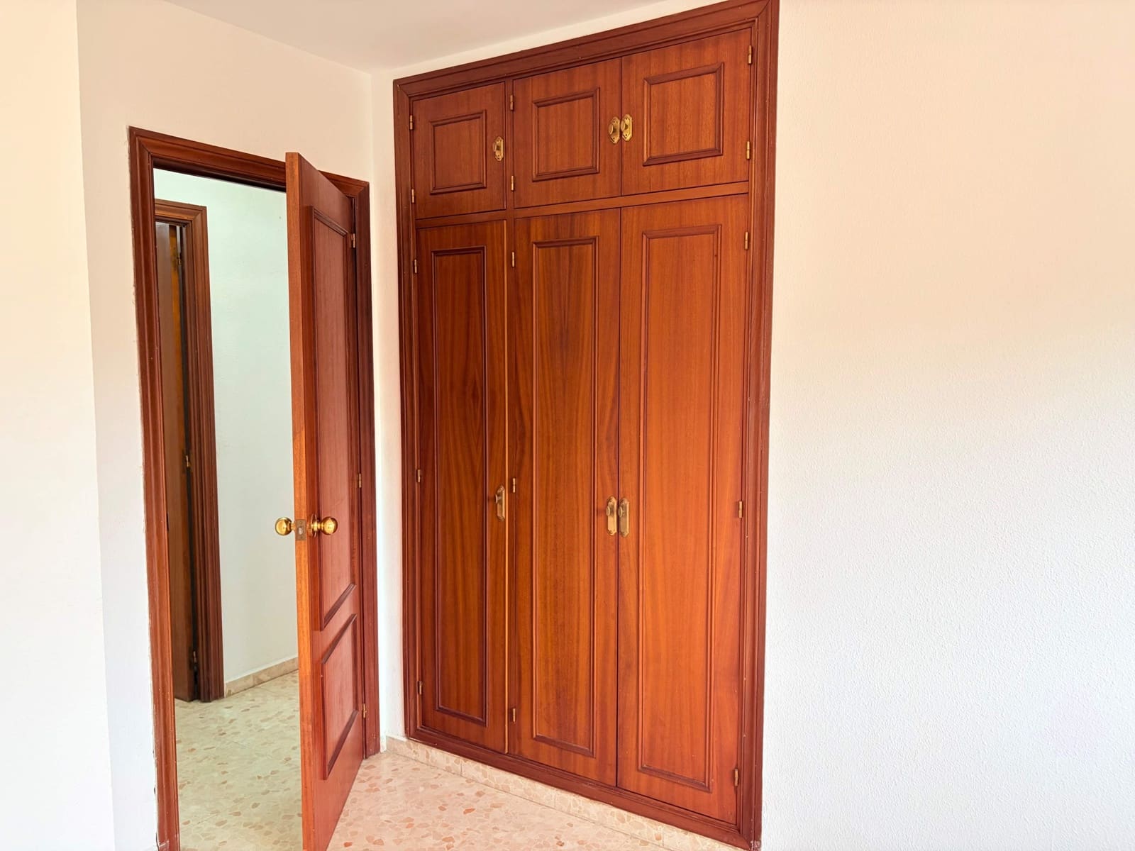 4 sovrum Radhus till salu i San Roque med garage - 250 000 € (Ref: 10004253)