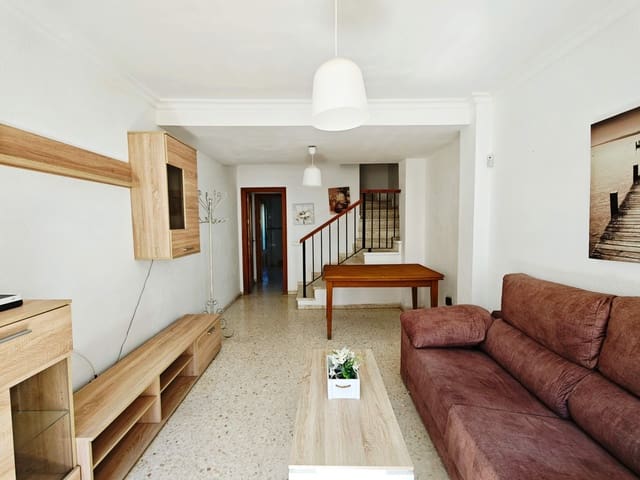 2 slaapkamer Rijtjeshuis te koop in Algeciras - € 170.000 (Ref: 10011516)