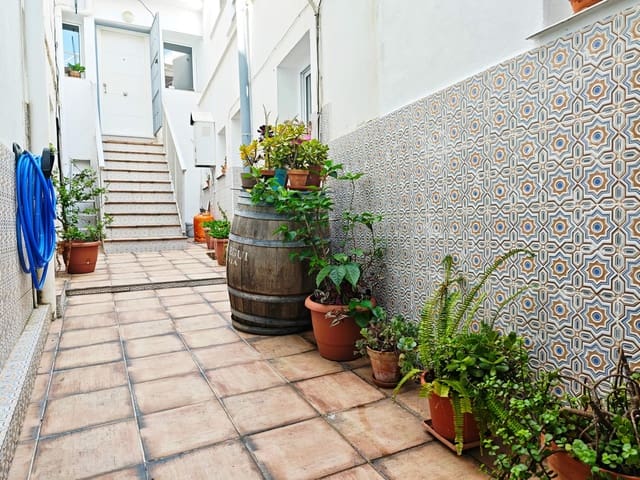 2 slaapkamer Appartement te koop in Algeciras - € 199.000 (Ref: 10013397)