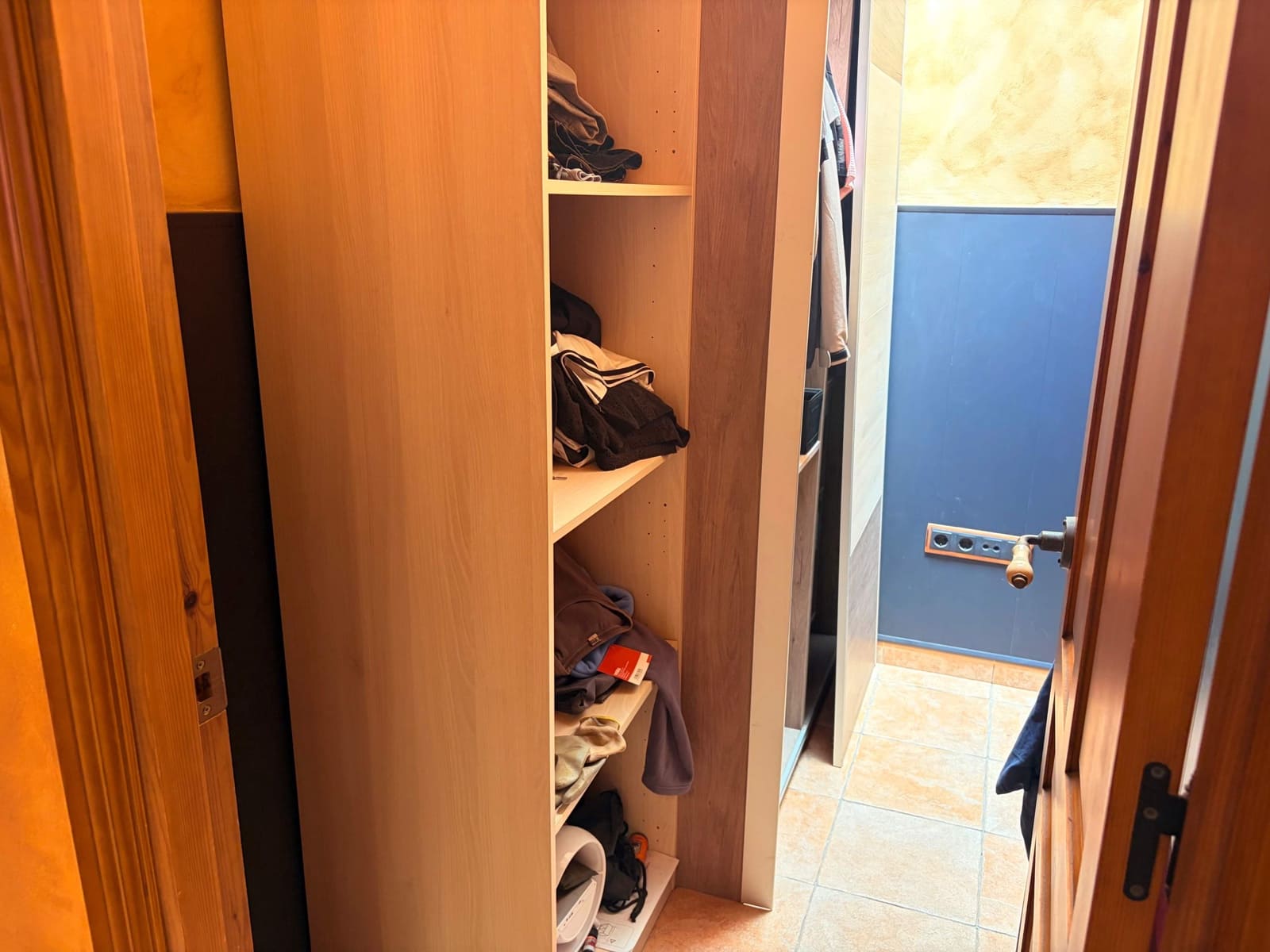 4 bedroom Townhouse for sale in La Linea de la Concepcion with garage - € 303,000 (Ref: 10017567)