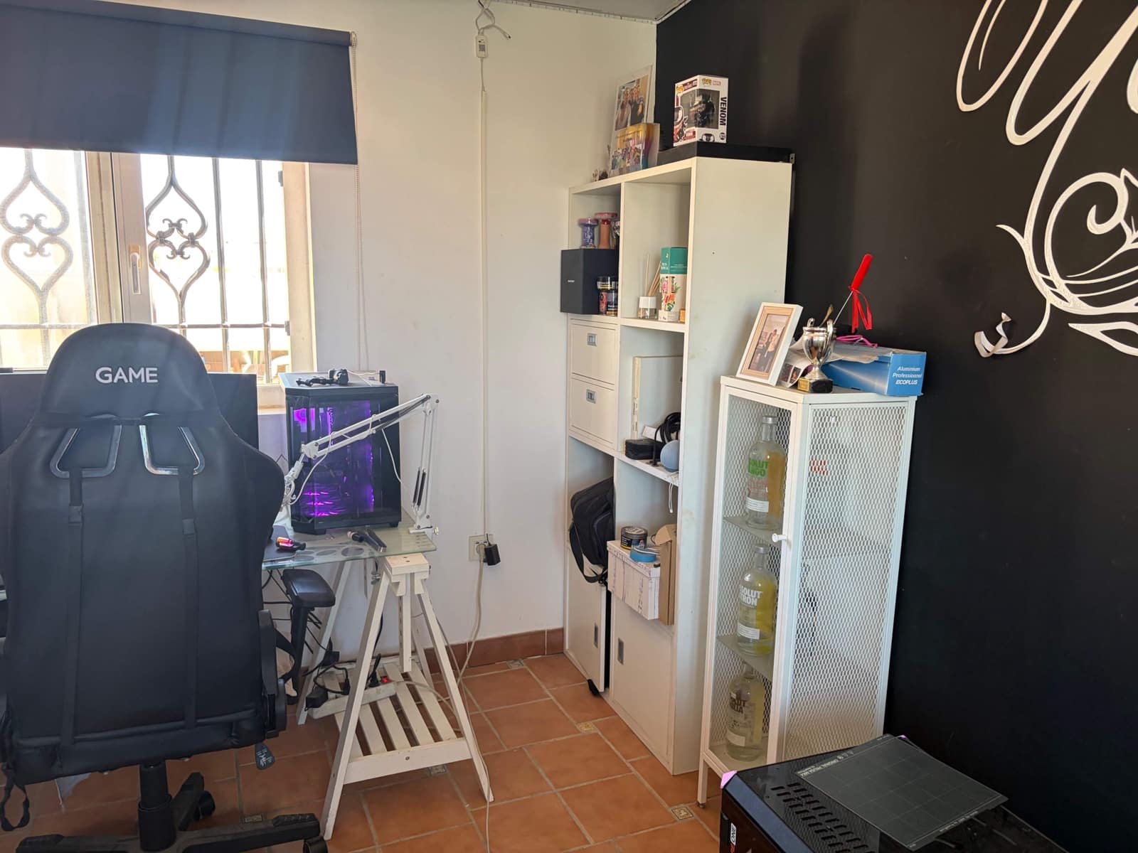 4 bedroom Townhouse for sale in La Linea de la Concepcion with garage - € 303,000 (Ref: 10017567)