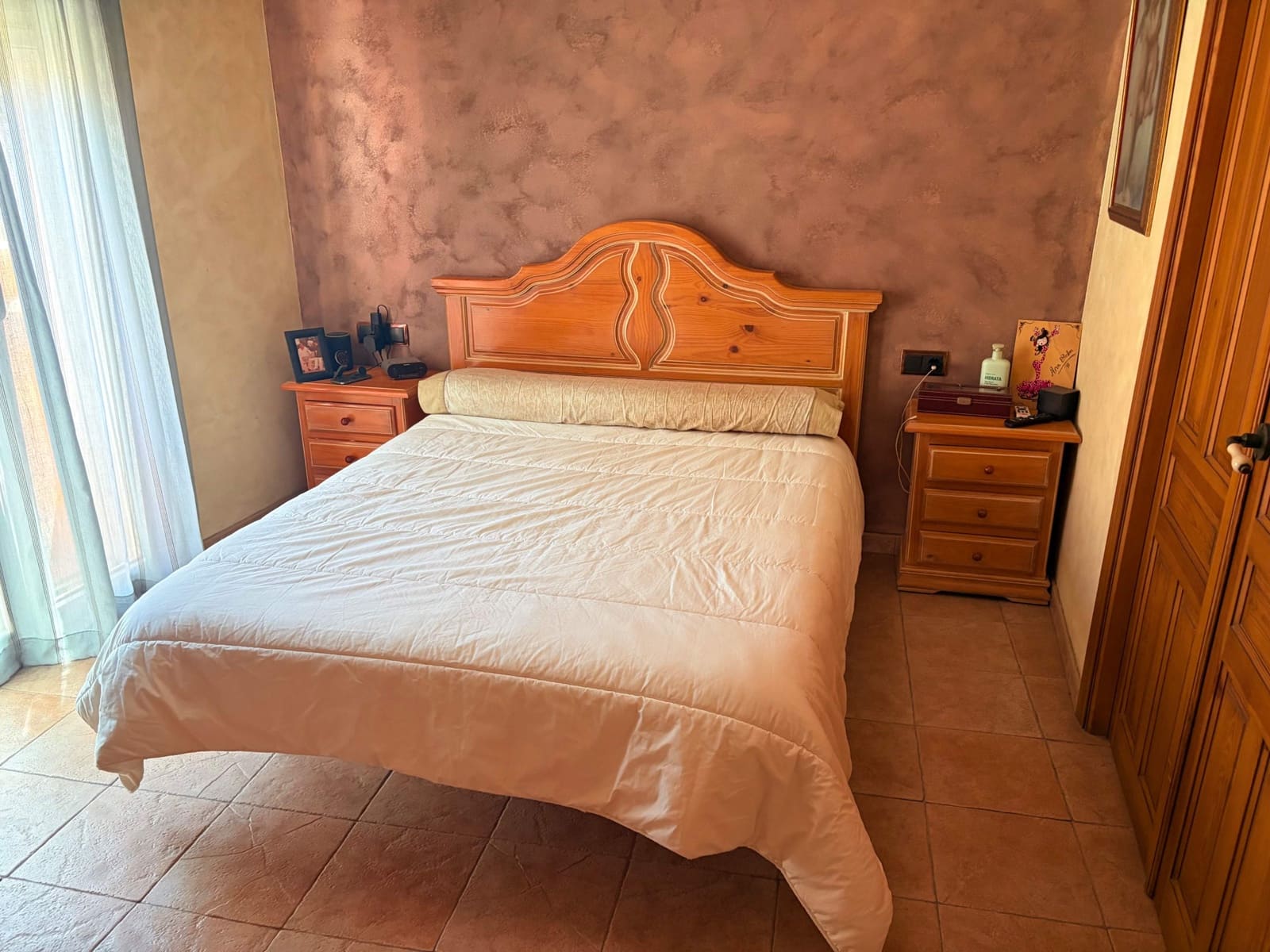 4 bedroom Townhouse for sale in La Linea de la Concepcion with garage - € 303,000 (Ref: 10017567)
