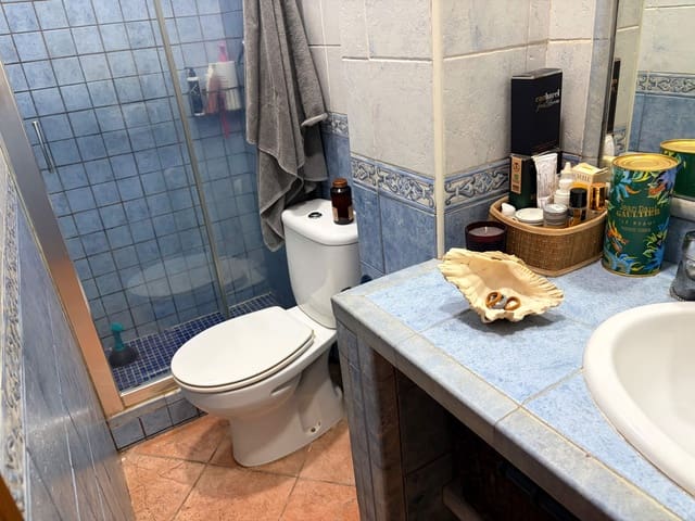 4 bedroom Townhouse for sale in La Línea de la Concepción with garage - € 303,000 (Ref: 10017567)