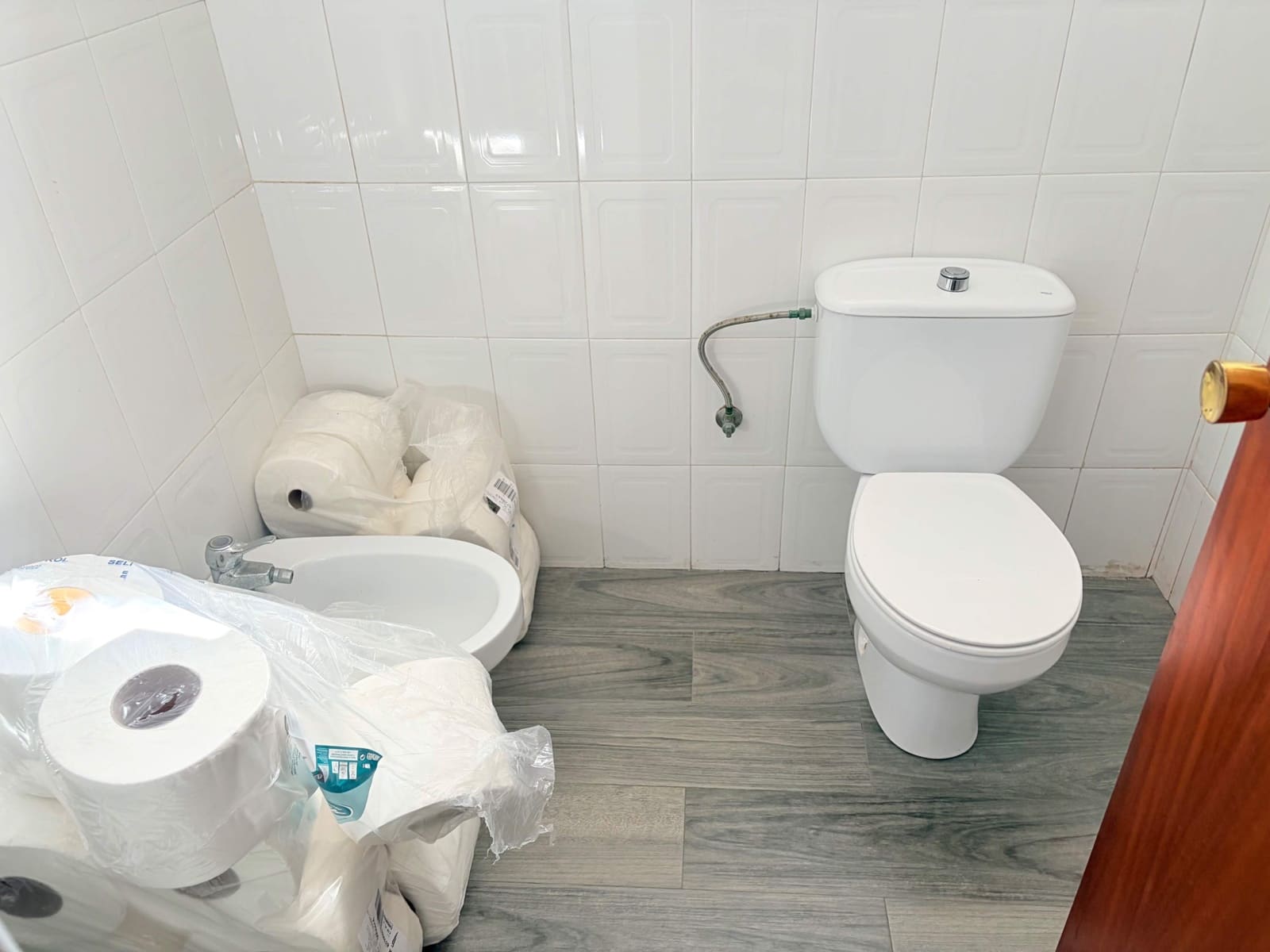 Biznes na sprzedaż w La Linea de la Concepcion - 1 100 000 € (Ref: 10018561)