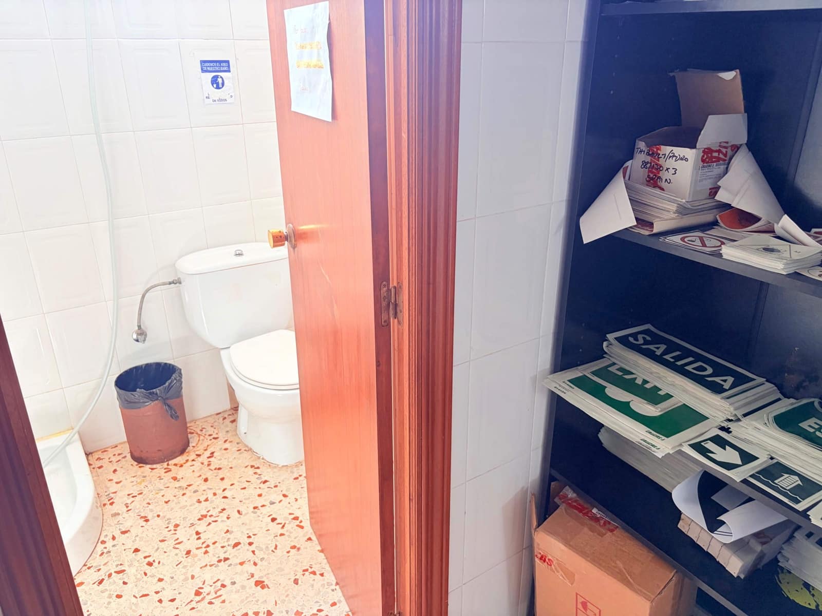 Biznes na sprzedaż w La Linea de la Concepcion - 1 100 000 € (Ref: 10018561)