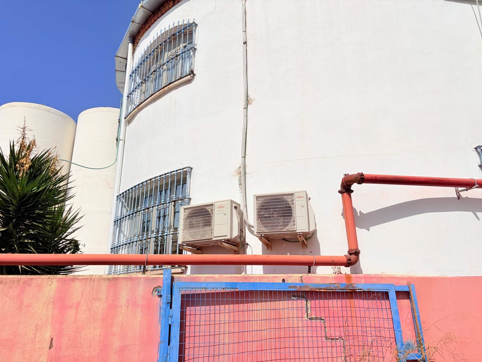 Biznes na sprzedaż w La Linea de la Concepcion - 1 100 000 € (Ref: 10018561)