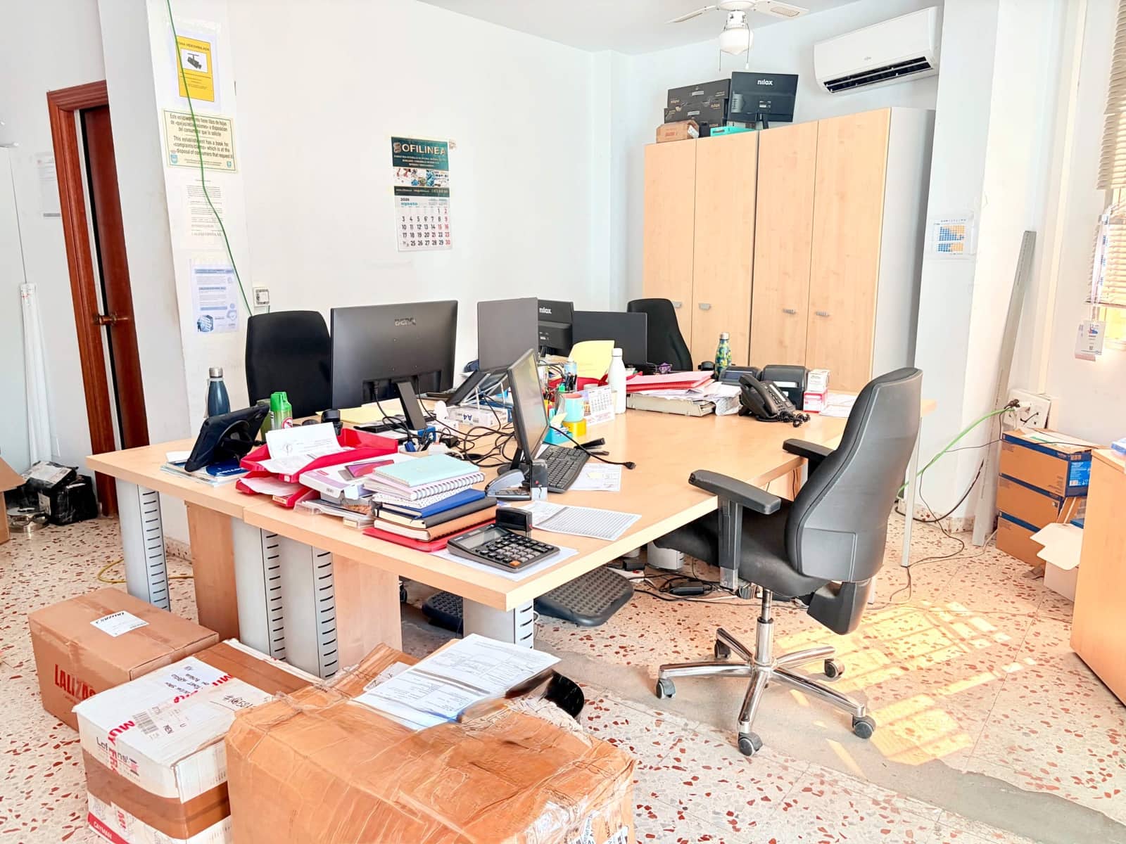 Biznes na sprzedaż w La Linea de la Concepcion - 1 100 000 € (Ref: 10018561)