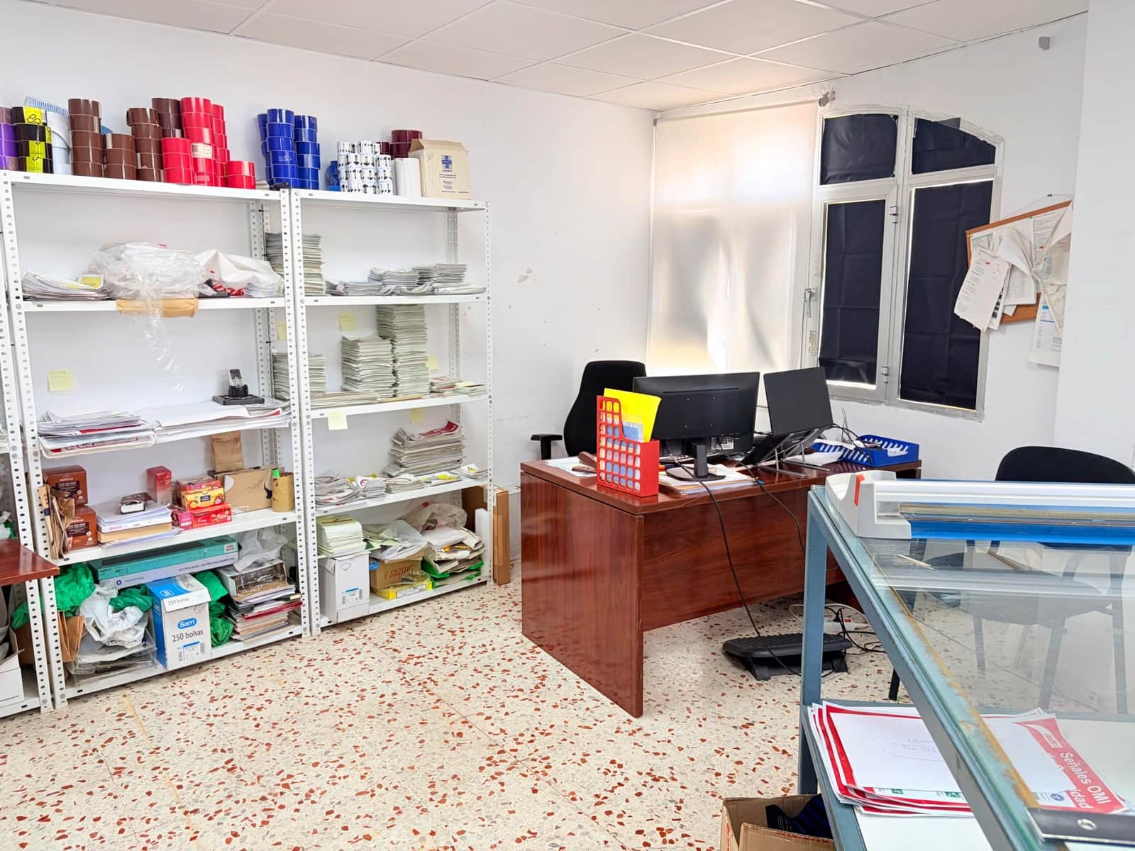 Biznes na sprzedaż w La Linea de la Concepcion - 1 100 000 € (Ref: 10018561)
