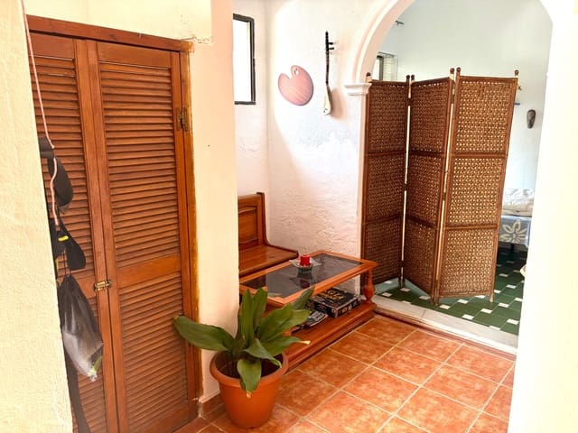 3 slaapkamer Huis te koop in La Línea de la Concepción - € 200.000 (Ref: 10027376)