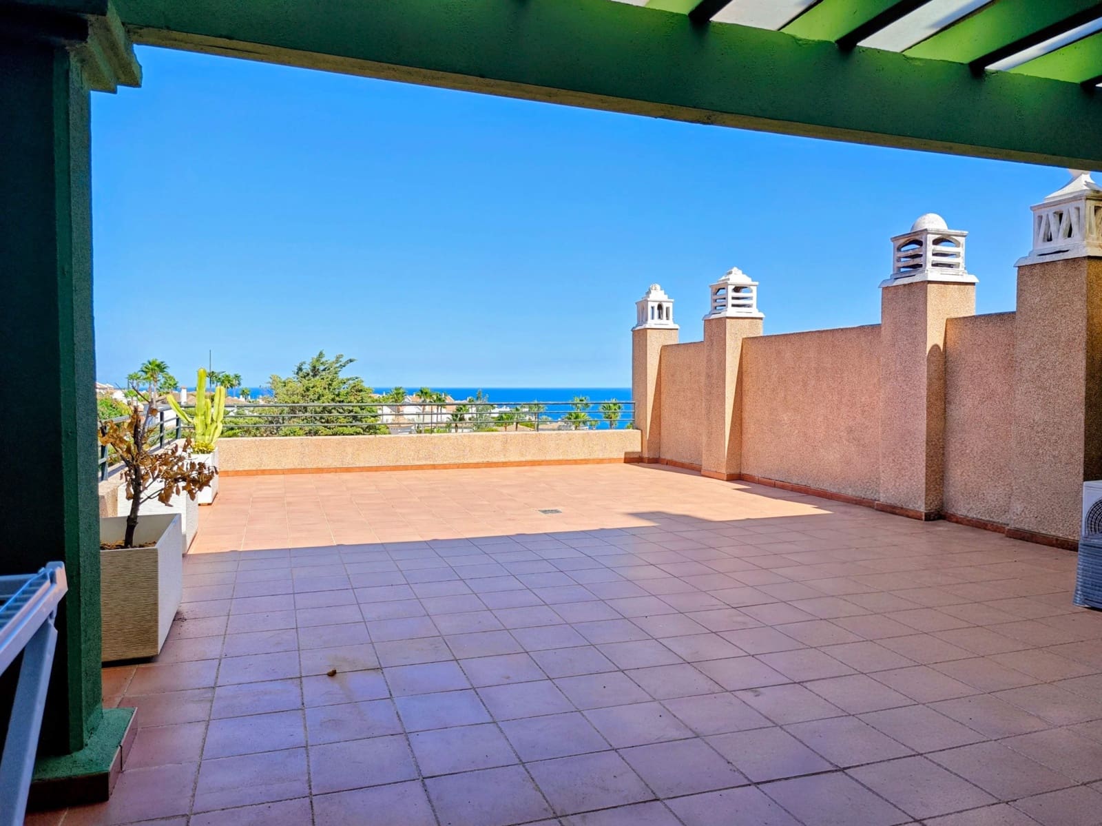 Apartamento de 2 habitaciones en La Línea de la Concepción en venta con piscina - 245.000 € (Ref: 10028915)