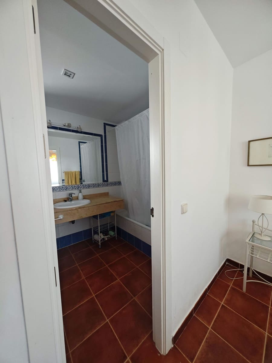 2 slaapkamer Appartement te huur in La Linea de la Concepcion met zwembad garage - € 1.150 (Ref: 10032109)