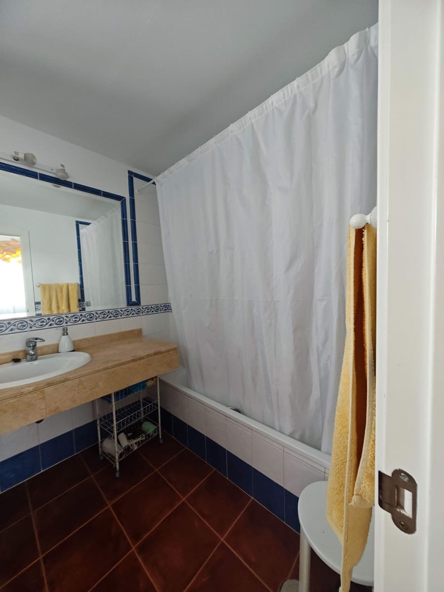 2 slaapkamer Appartement te huur in La Linea de la Concepcion met zwembad garage - € 1.150 (Ref: 10032109)