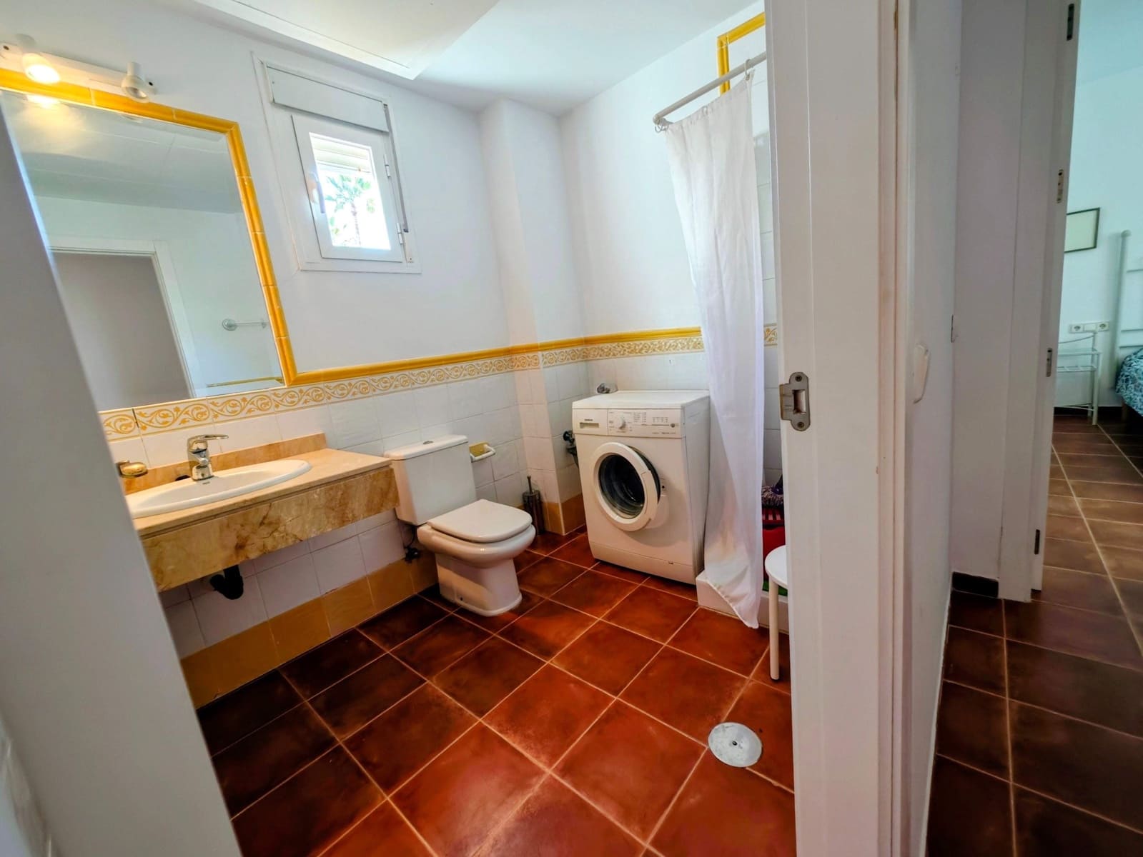 2 slaapkamer Appartement te huur in La Linea de la Concepcion met zwembad garage - € 1.150 (Ref: 10032109)