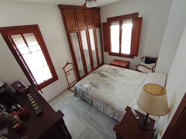 3 chambre Appartement à vendre à La Línea de la Concepción - 240 000 € (Ref: 10035444)