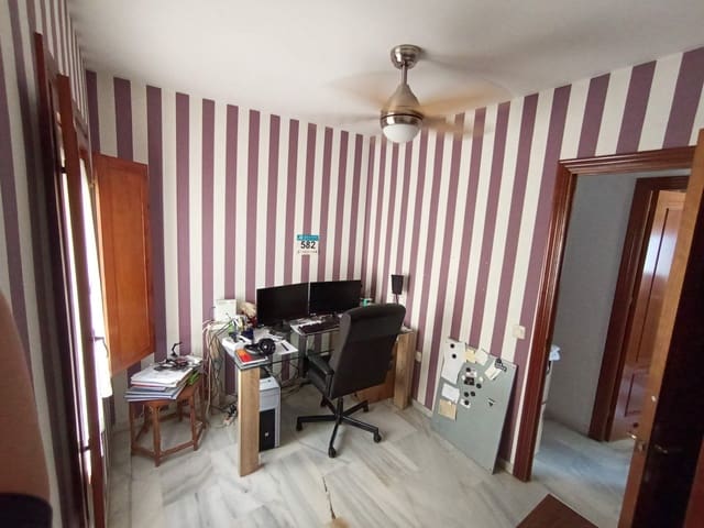 3 chambre Appartement à vendre à La Línea de la Concepción - 240 000 € (Ref: 10035444)