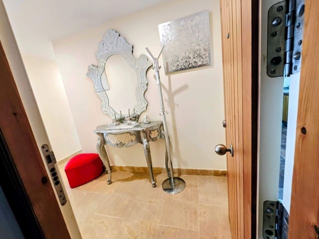 2 soveværelse Lejlighed til salg i La Línea de la Concepción med swimmingpool garage - € 310.000 (Ref: 10038397)