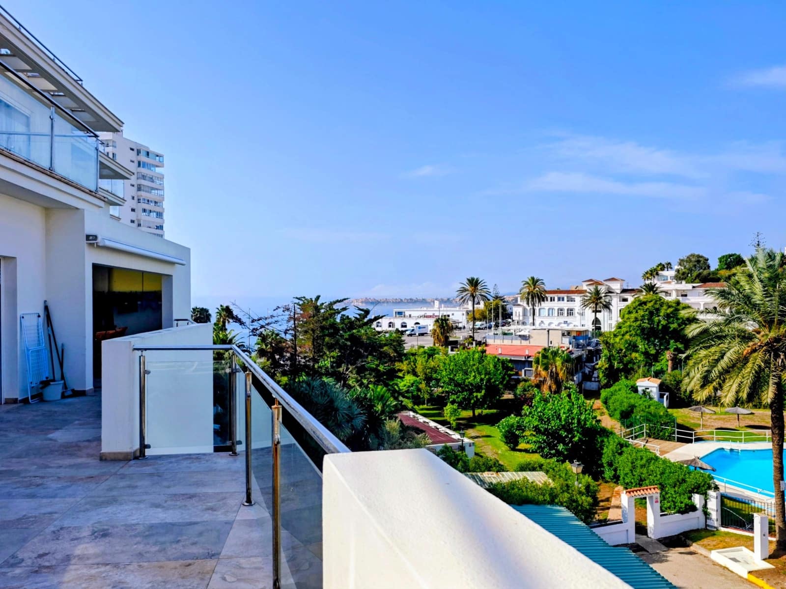 1 bedroom Penthouse for sale in Torreguadiaro with pool garage - € 395,000 (Ref: 10047396)