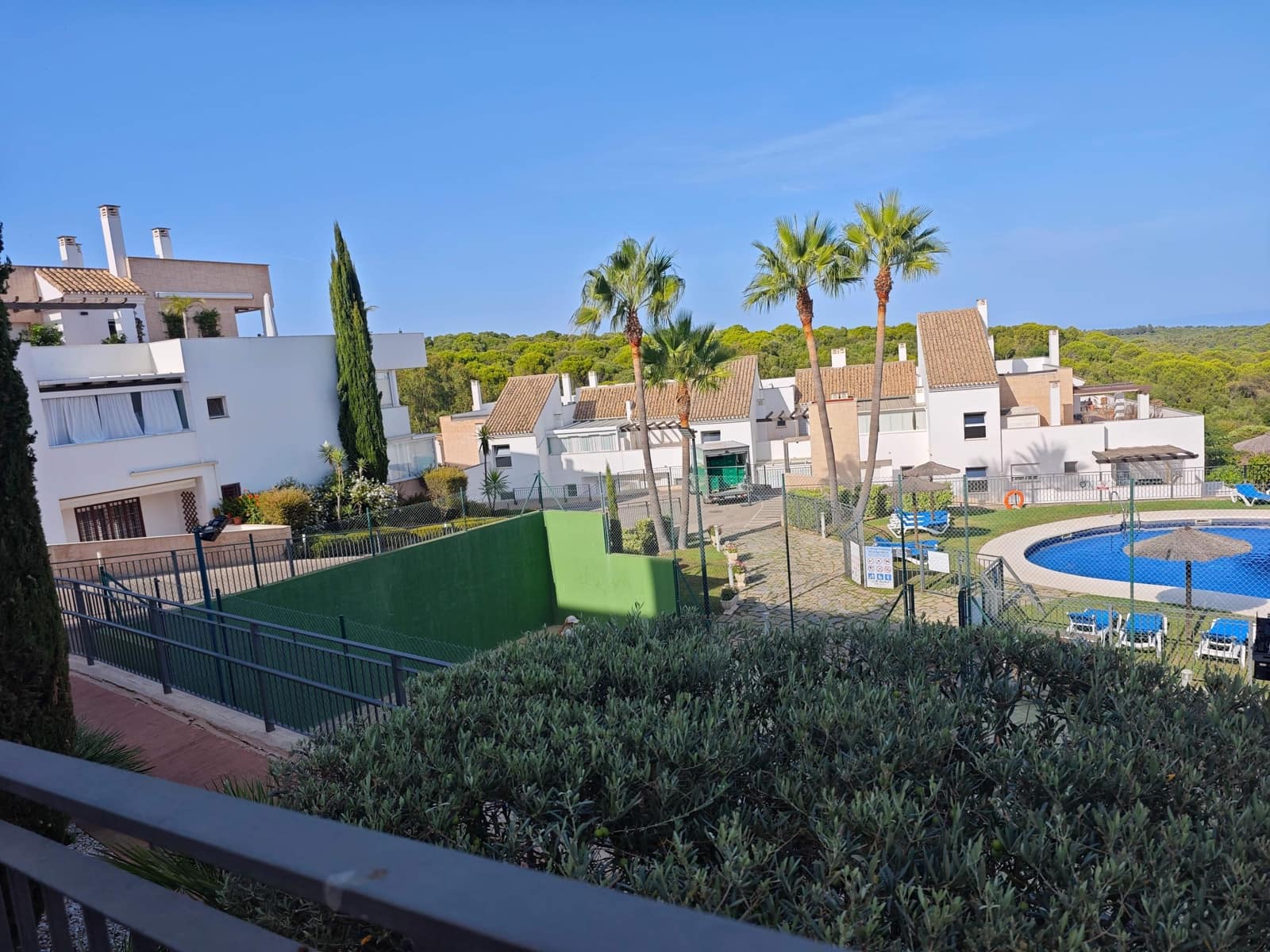 2 sovrum Lägenhet att hyra i La Linea de la Concepcion med pool garage - 1 350 € (Ref: 10047397)