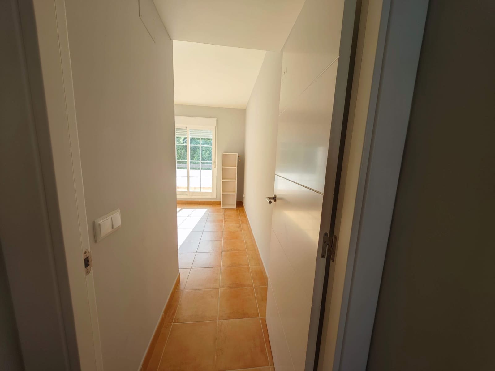 2 sovrum Lägenhet att hyra i La Linea de la Concepcion med pool garage - 1 350 € (Ref: 10047397)