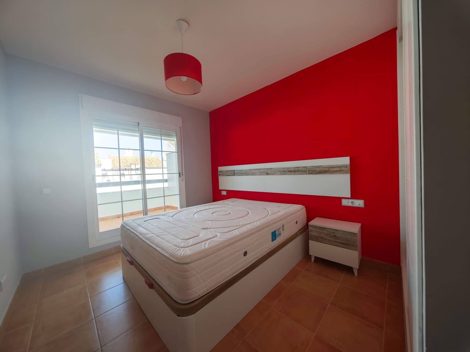 2 sovrum Lägenhet att hyra i La Linea de la Concepcion med pool garage - 1 350 € (Ref: 10047397)