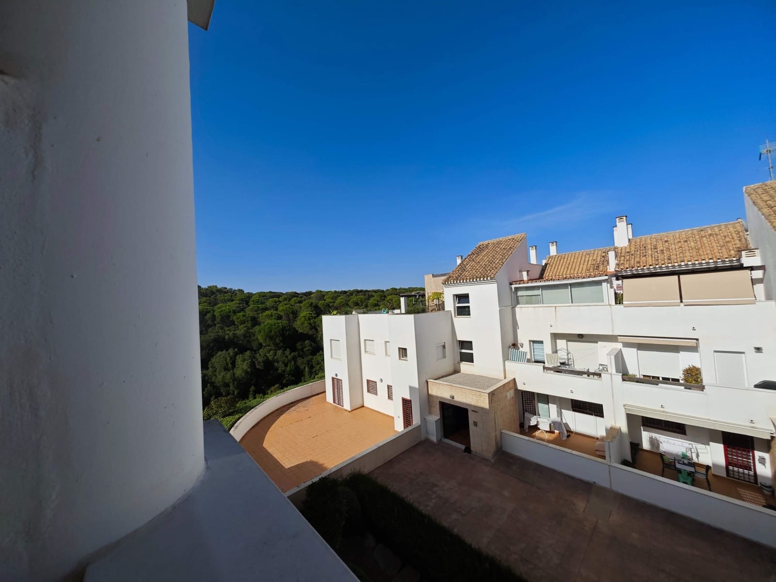 2 sovrum Lägenhet att hyra i La Linea de la Concepcion med pool garage - 1 350 € (Ref: 10047397)