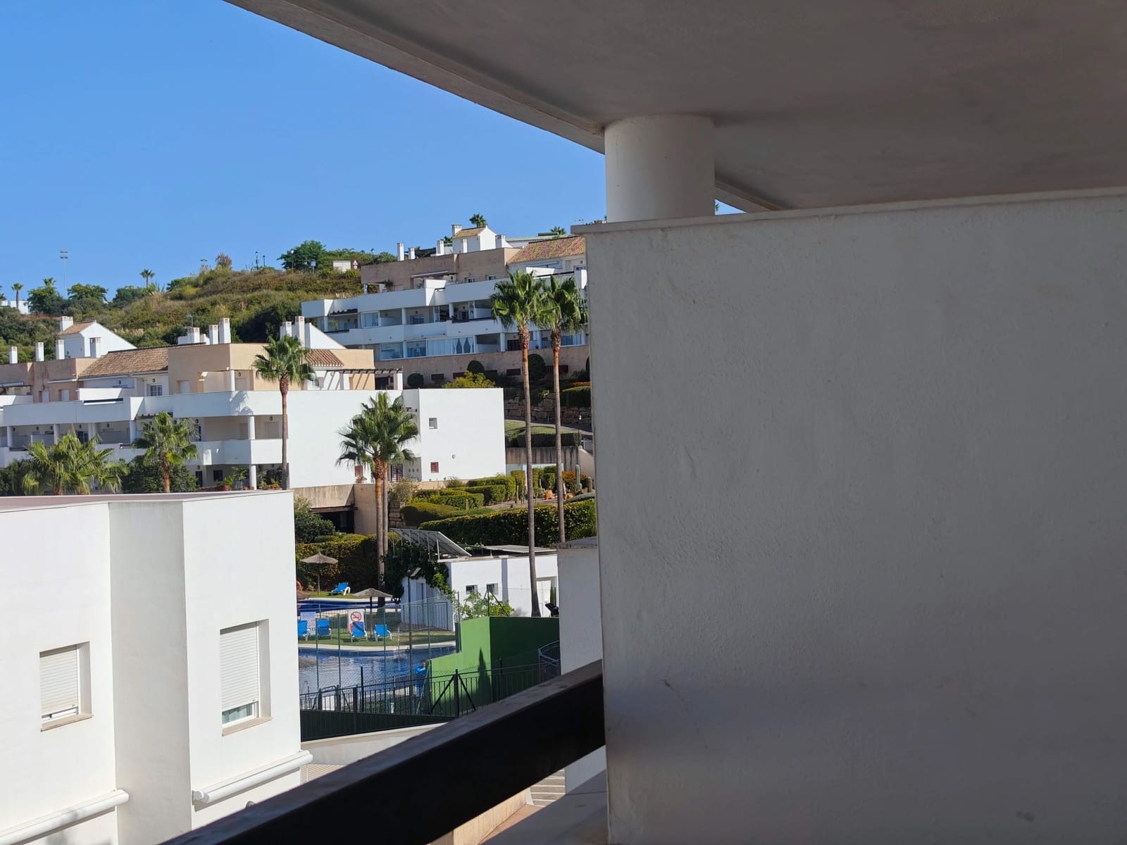 2 sovrum Lägenhet att hyra i La Linea de la Concepcion med pool garage - 1 350 € (Ref: 10047397)
