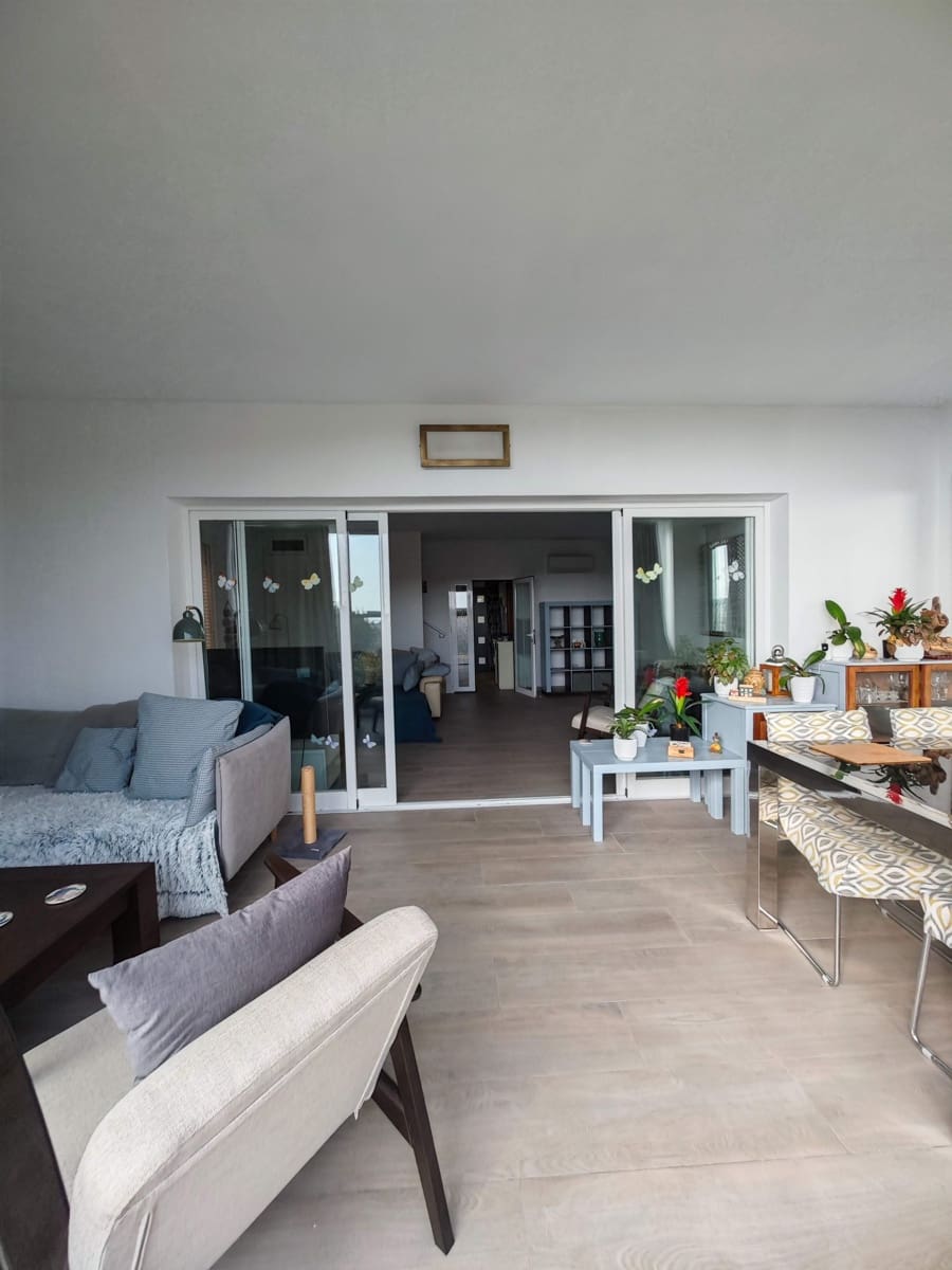 4 slaapkamer Rijtjeshuis te koop in La Linea de la Concepcion met zwembad - € 380.000 (Ref: 10049371)