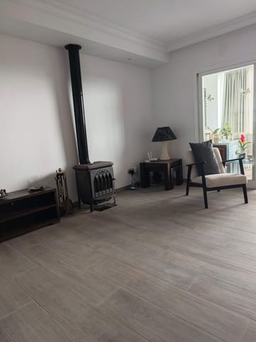 4 quarto Moradia em Banda para venda em La Línea de la Concepción com piscina - 380 000 € (Ref: 10049371)