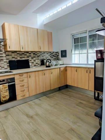 4 quarto Moradia em Banda para venda em La Línea de la Concepción com piscina - 380 000 € (Ref: 10049371)