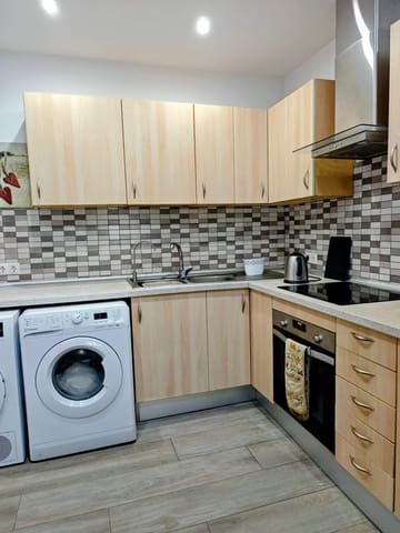 4 quarto Moradia em Banda para venda em La Línea de la Concepción com piscina - 380 000 € (Ref: 10049371)