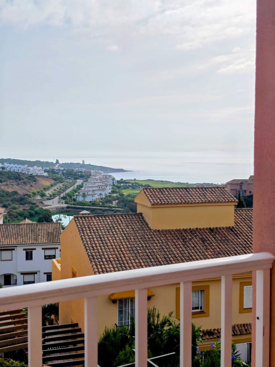 4 slaapkamer Rijtjeshuis te koop in La Linea de la Concepcion met zwembad - € 380.000 (Ref: 10049371)