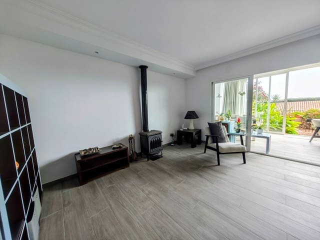 4 quarto Moradia em Banda para venda em La Línea de la Concepción com piscina - 380 000 € (Ref: 10049371)