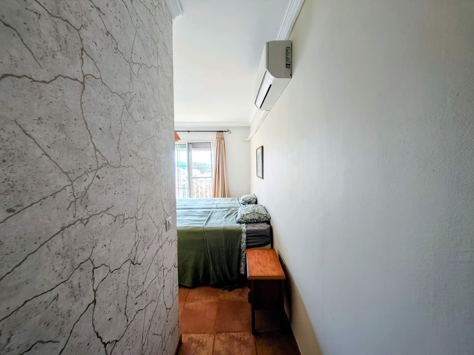 4 slaapkamer Rijtjeshuis te koop in La Linea de la Concepcion met zwembad - € 380.000 (Ref: 10049371)
