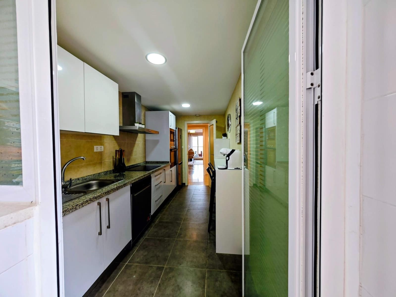 2 sypialnia Apartament do wynajęcia w La Alcaidesa z basenem garażem - 1 250 € (Ref: 10049372)