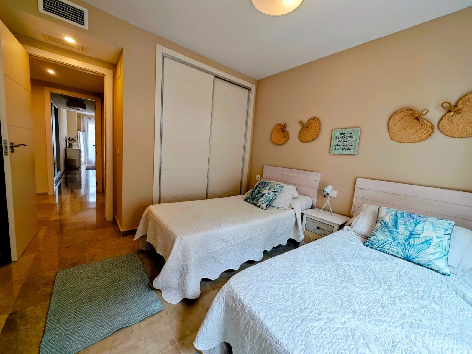 2 sypialnia Apartament do wynajęcia w La Alcaidesa z basenem garażem - 1 250 € (Ref: 10049372)