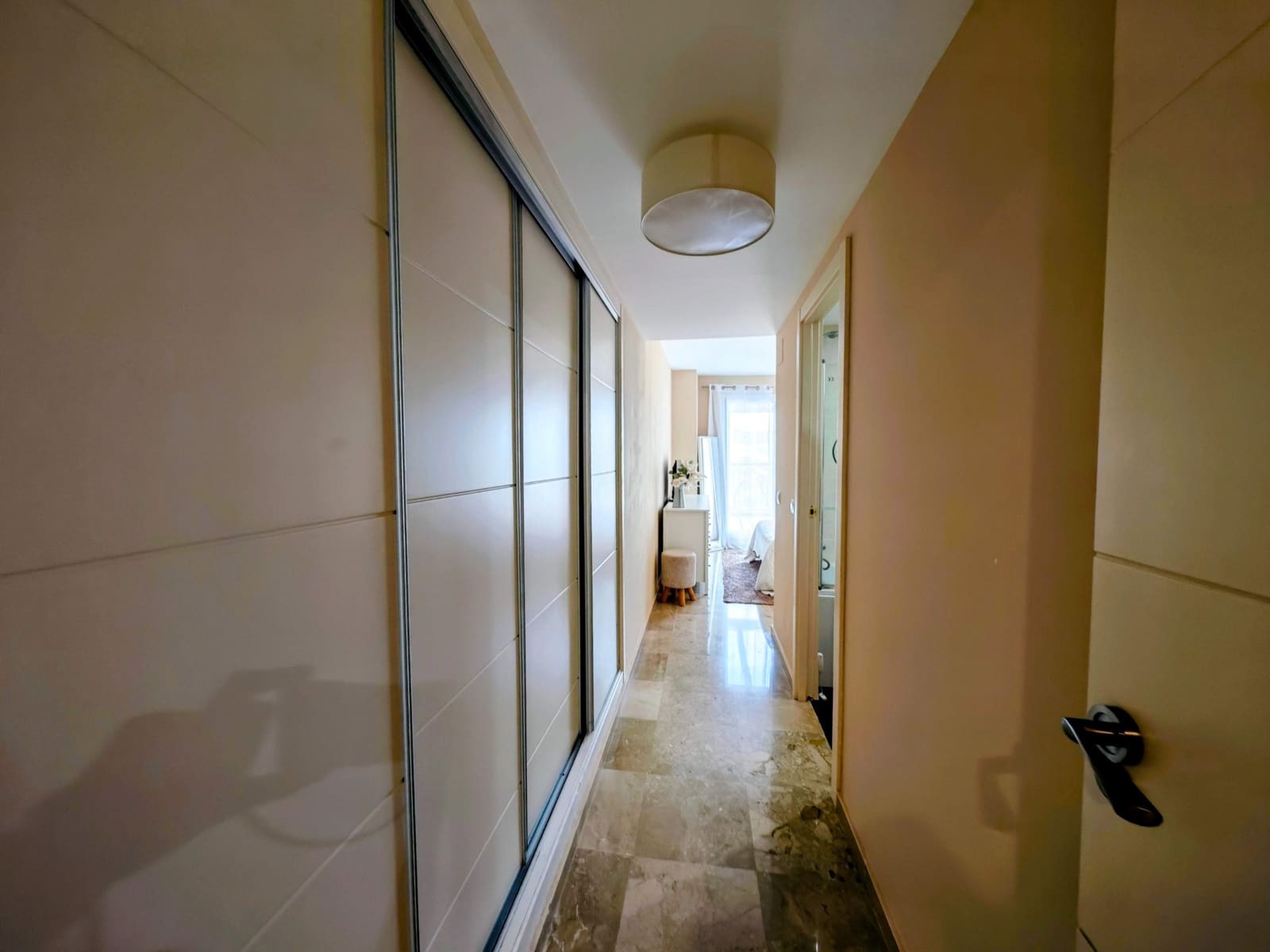 2 sypialnia Apartament do wynajęcia w La Alcaidesa z basenem garażem - 1 250 € (Ref: 10049372)