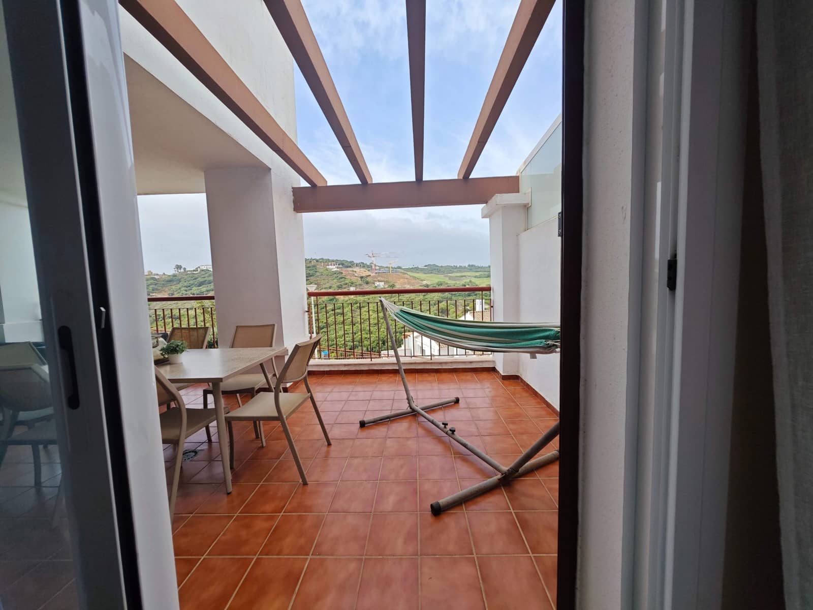 2 sypialnia Apartament do wynajęcia w La Alcaidesa z basenem garażem - 1 250 € (Ref: 10049372)