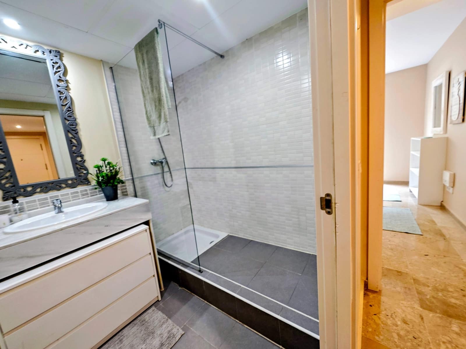 2 sypialnia Apartament do wynajęcia w La Alcaidesa z basenem garażem - 1 250 € (Ref: 10049372)