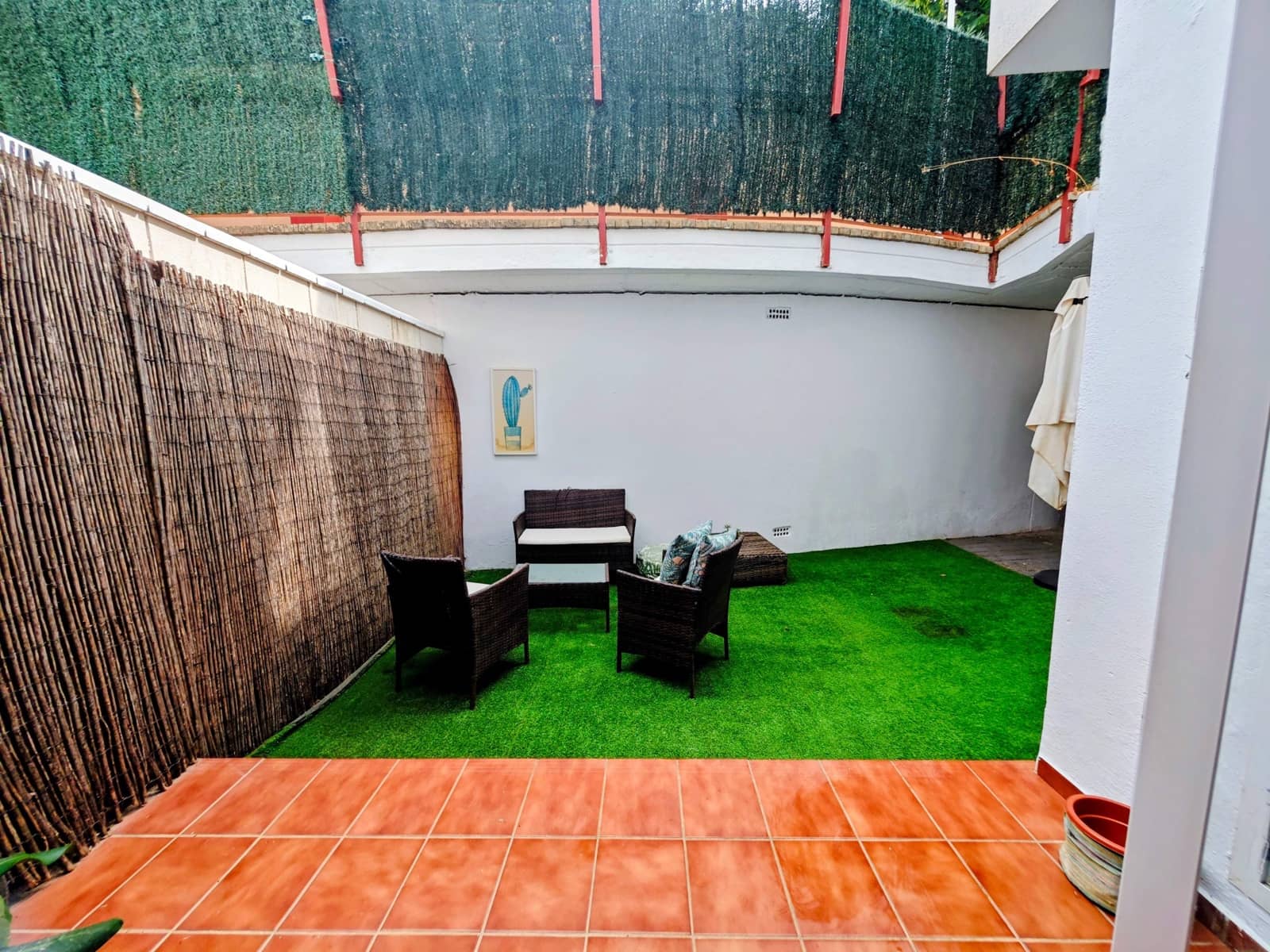 2 sypialnia Apartament do wynajęcia w La Alcaidesa z basenem garażem - 1 250 € (Ref: 10049372)