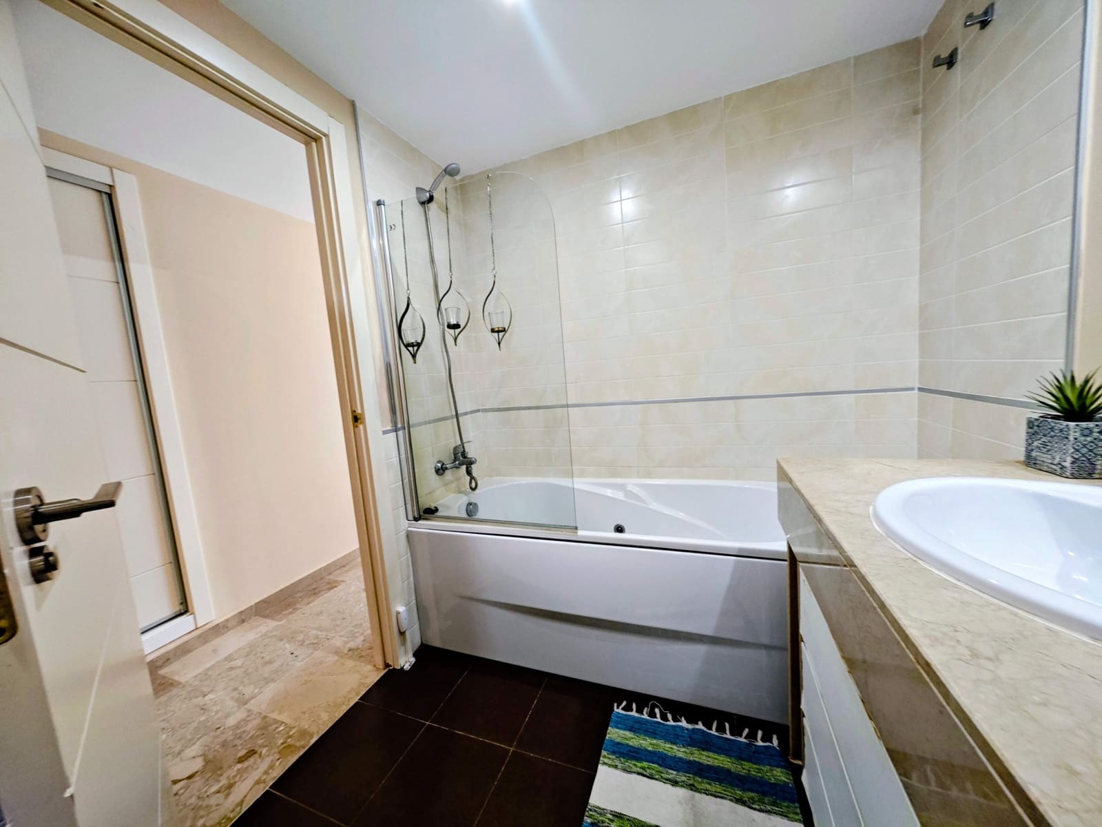 2 sypialnia Apartament do wynajęcia w La Alcaidesa z basenem garażem - 1 250 € (Ref: 10049372)