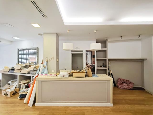 Erhverv til salg i Algeciras - € 125.000 (Ref: 10050327)