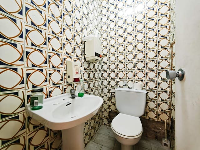 Erhverv til salg i Algeciras - € 125.000 (Ref: 10050327)